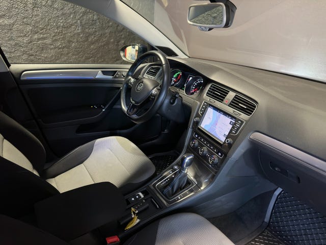 2015 VOLKSWAGEN GOLF - 29