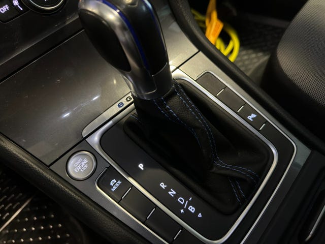 2015 VOLKSWAGEN GOLF - 31