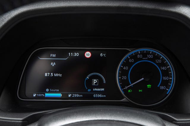 2022 NISSAN LEAF - 16