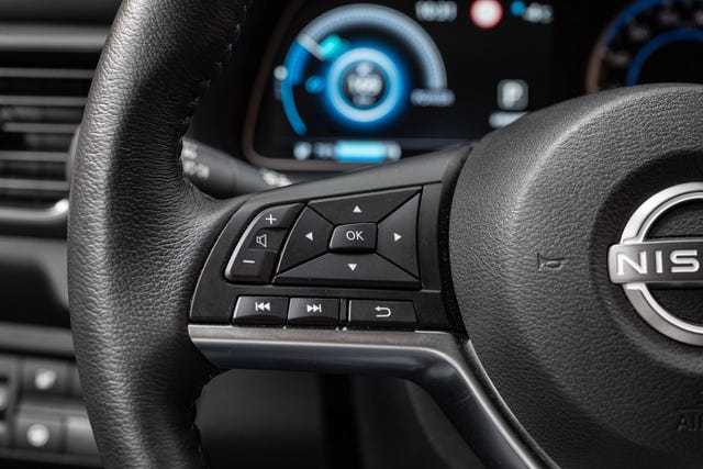 2022 NISSAN LEAF - 12