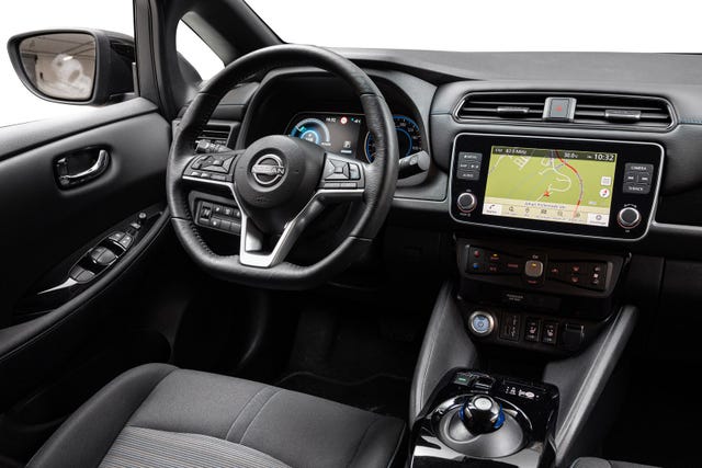 2022 NISSAN LEAF - 25