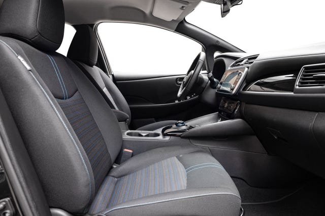 2022 NISSAN LEAF - 24