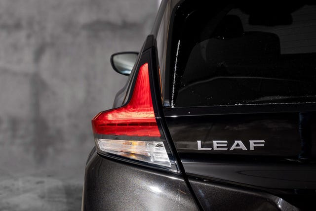 2022 NISSAN LEAF - 8