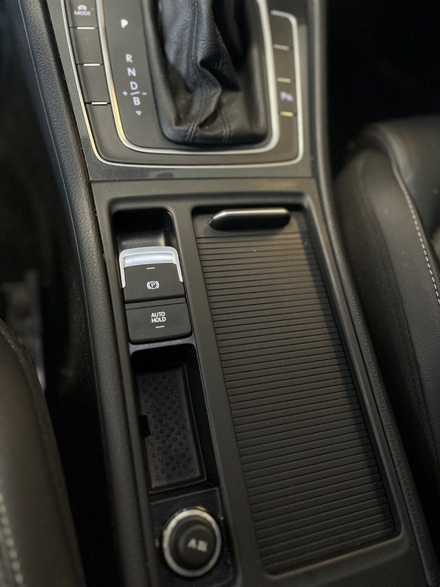 2018 VOLKSWAGEN GOLF - 24