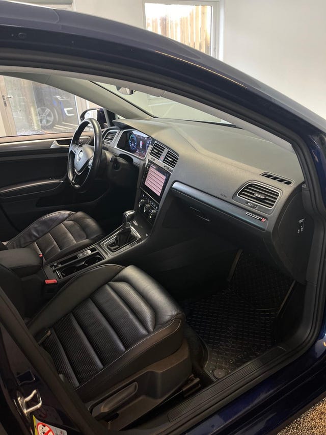 2018 VOLKSWAGEN GOLF - 34