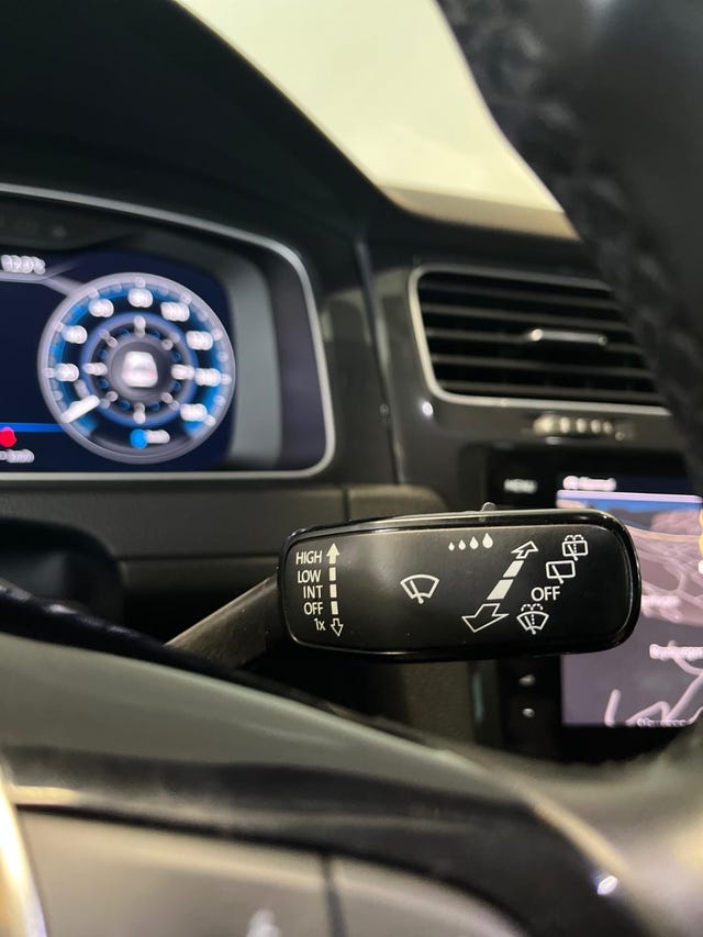 2018 VOLKSWAGEN GOLF - 19