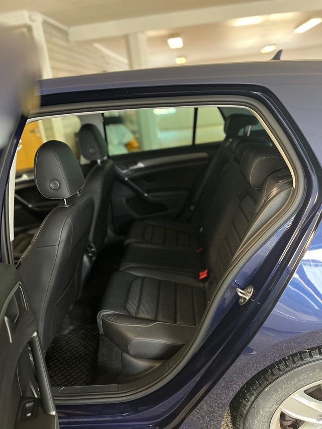 2018 VOLKSWAGEN GOLF - 32