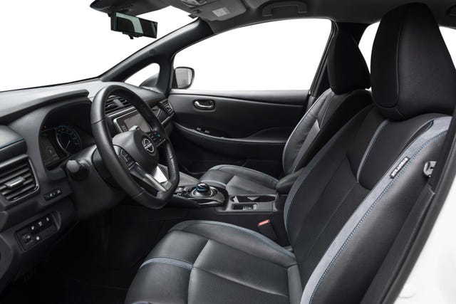 2022 NISSAN LEAF - 10