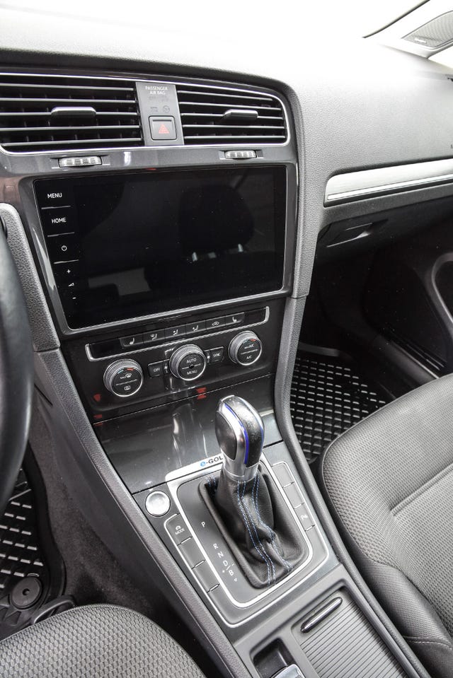 2019 VOLKSWAGEN GOLF - 16
