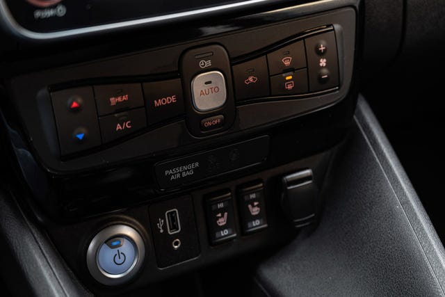 2020 NISSAN LEAF - 17