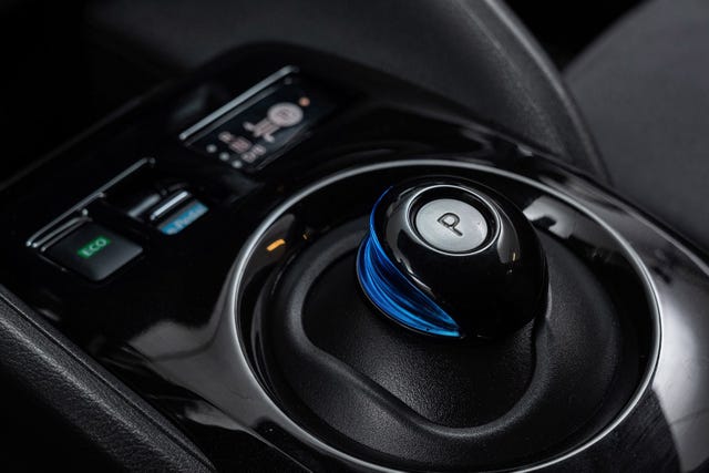 2020 NISSAN LEAF - 16