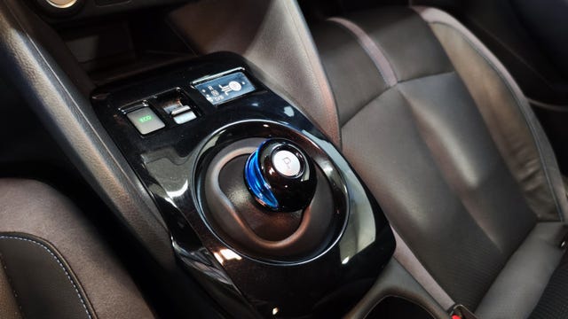 2020 NISSAN LEAF - 26