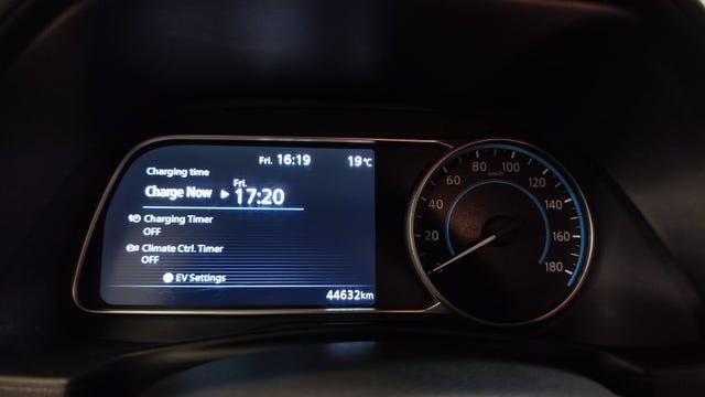 2020 NISSAN LEAF - 23