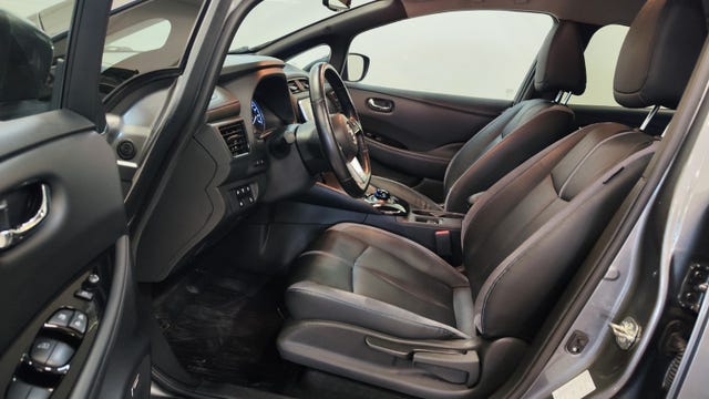 2020 NISSAN LEAF - 11