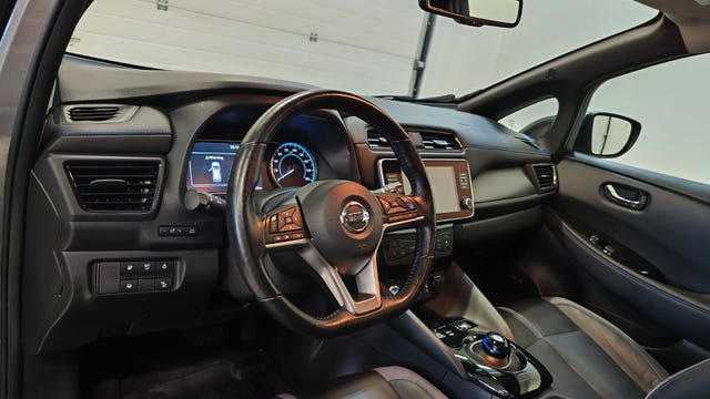2020 NISSAN LEAF - 14