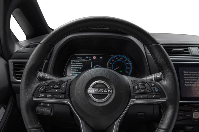 2022 NISSAN LEAF - 14