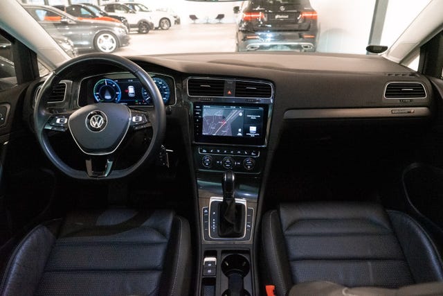 2019 VOLKSWAGEN GOLF - 10