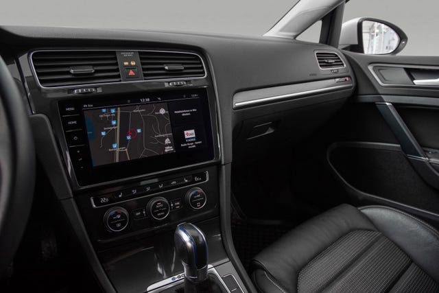 2019 VOLKSWAGEN GOLF - 16