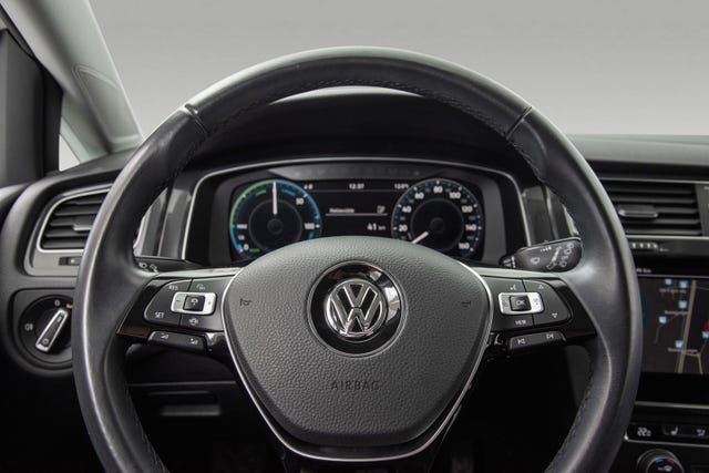 2019 VOLKSWAGEN GOLF - 18