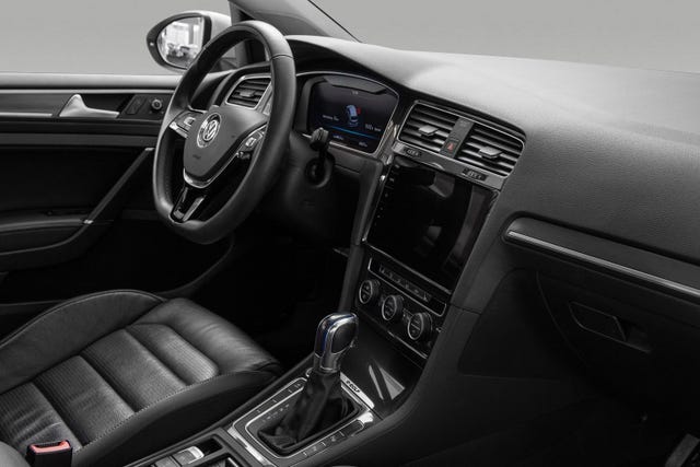 2019 VOLKSWAGEN GOLF - 15