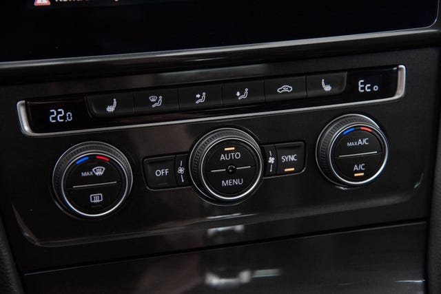 2019 VOLKSWAGEN GOLF - 26