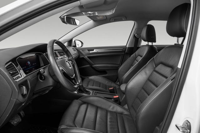 2019 VOLKSWAGEN GOLF - 11