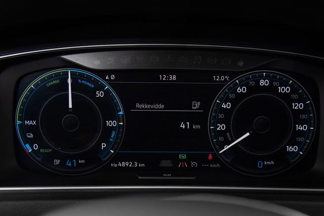 2019 VOLKSWAGEN GOLF - 24