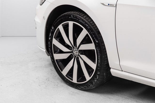 2019 VOLKSWAGEN GOLF - 10
