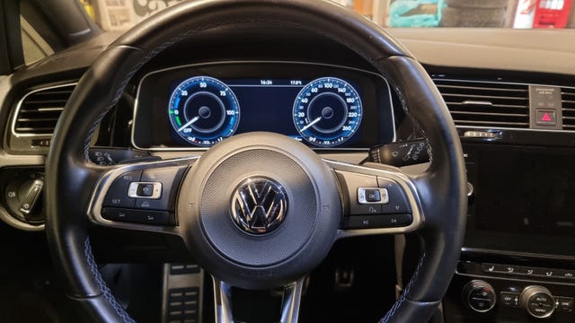 2018 VOLKSWAGEN GOLF - 9