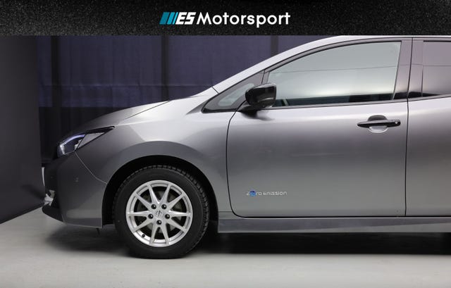 SJNFAAZE1U0023781 2018 NISSAN LEAF-2