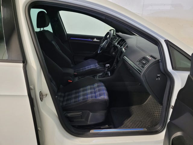 2015 VOLKSWAGEN GOLF - 19