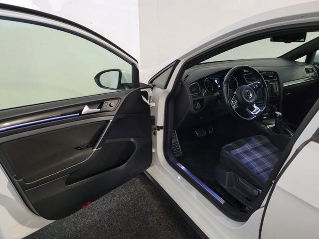 2015 VOLKSWAGEN GOLF - 9
