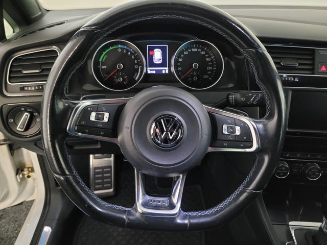 2015 VOLKSWAGEN GOLF - 12