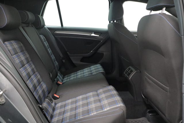 2018 VOLKSWAGEN GOLF - 24