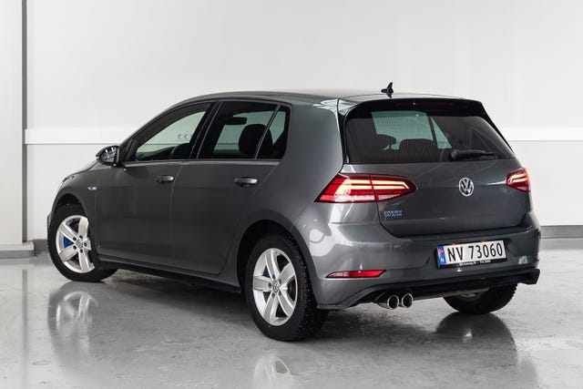 WVWZZZAUZJW800865 2018 VOLKSWAGEN GOLF-3