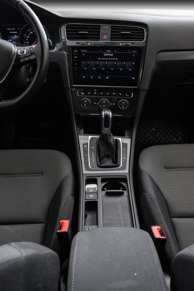 2018 VOLKSWAGEN GOLF - 17