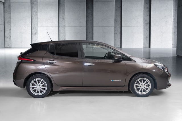 SJNFAAZE1U0027918 2018 NISSAN LEAF-4