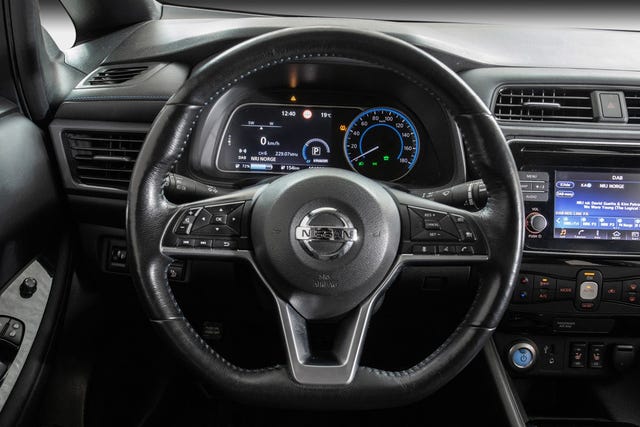 2018 NISSAN LEAF - 16