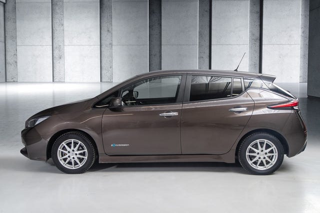 SJNFAAZE1U0027918 2018 NISSAN LEAF-5