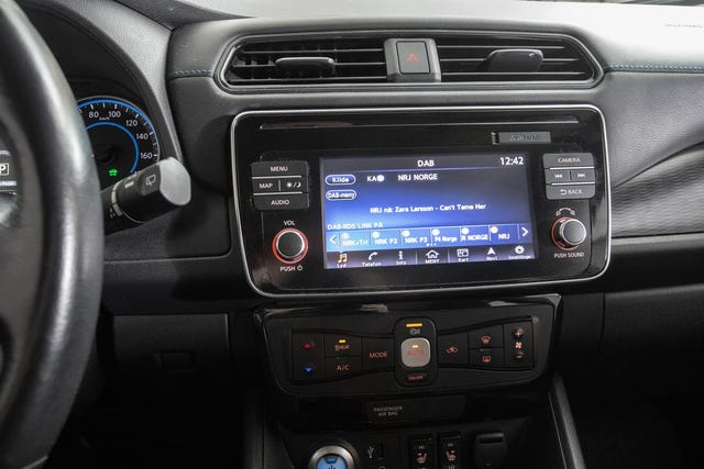 2018 NISSAN LEAF - 11
