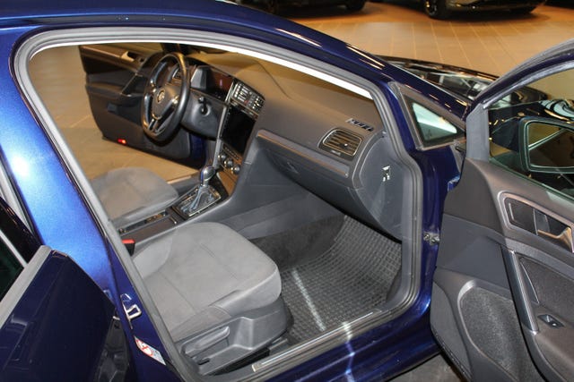 2019 VOLKSWAGEN GOLF - 10