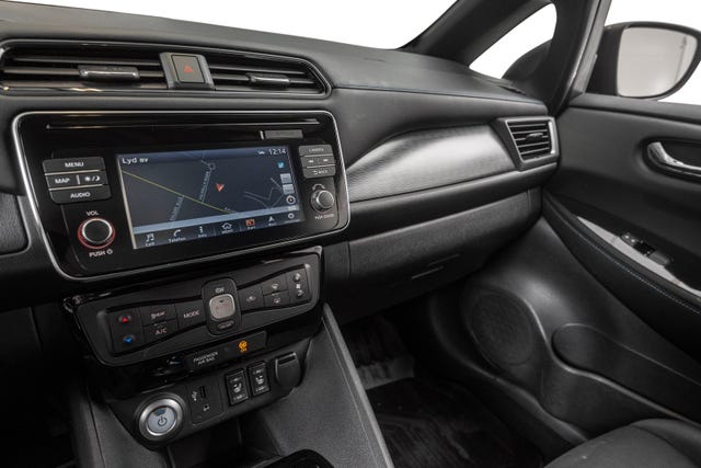2018 NISSAN LEAF - 8