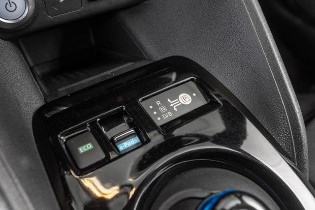 2018 NISSAN LEAF - 11