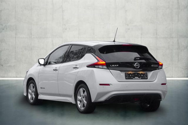 SJNFAAZE1U0000296 2018 NISSAN LEAF-2