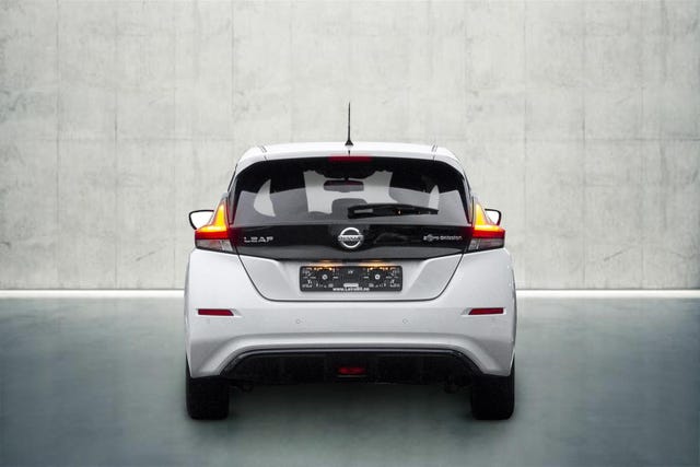 SJNFAAZE1U0000296 2018 NISSAN LEAF-3