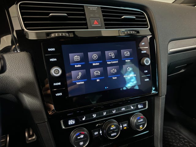 2018 VOLKSWAGEN GOLF - 20