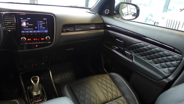 2020 MITSUBISHI OUTLANDER - 24