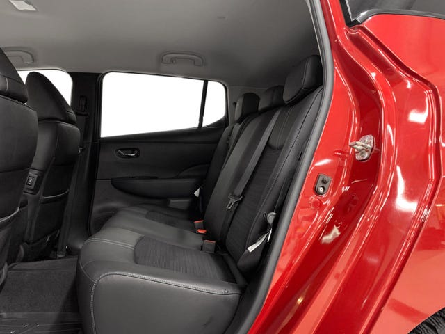 2018 NISSAN LEAF - 12
