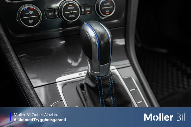 2019 VOLKSWAGEN GOLF - 19