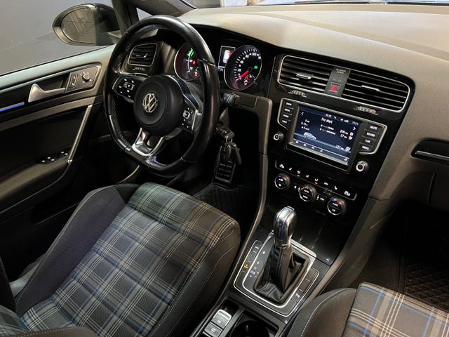 2015 VOLKSWAGEN GOLF - 28